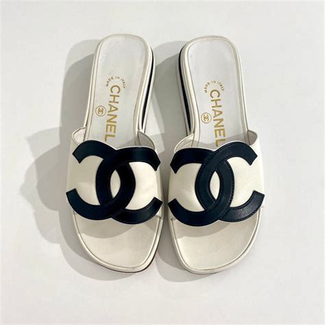 zara chanel vintage peach cc slides